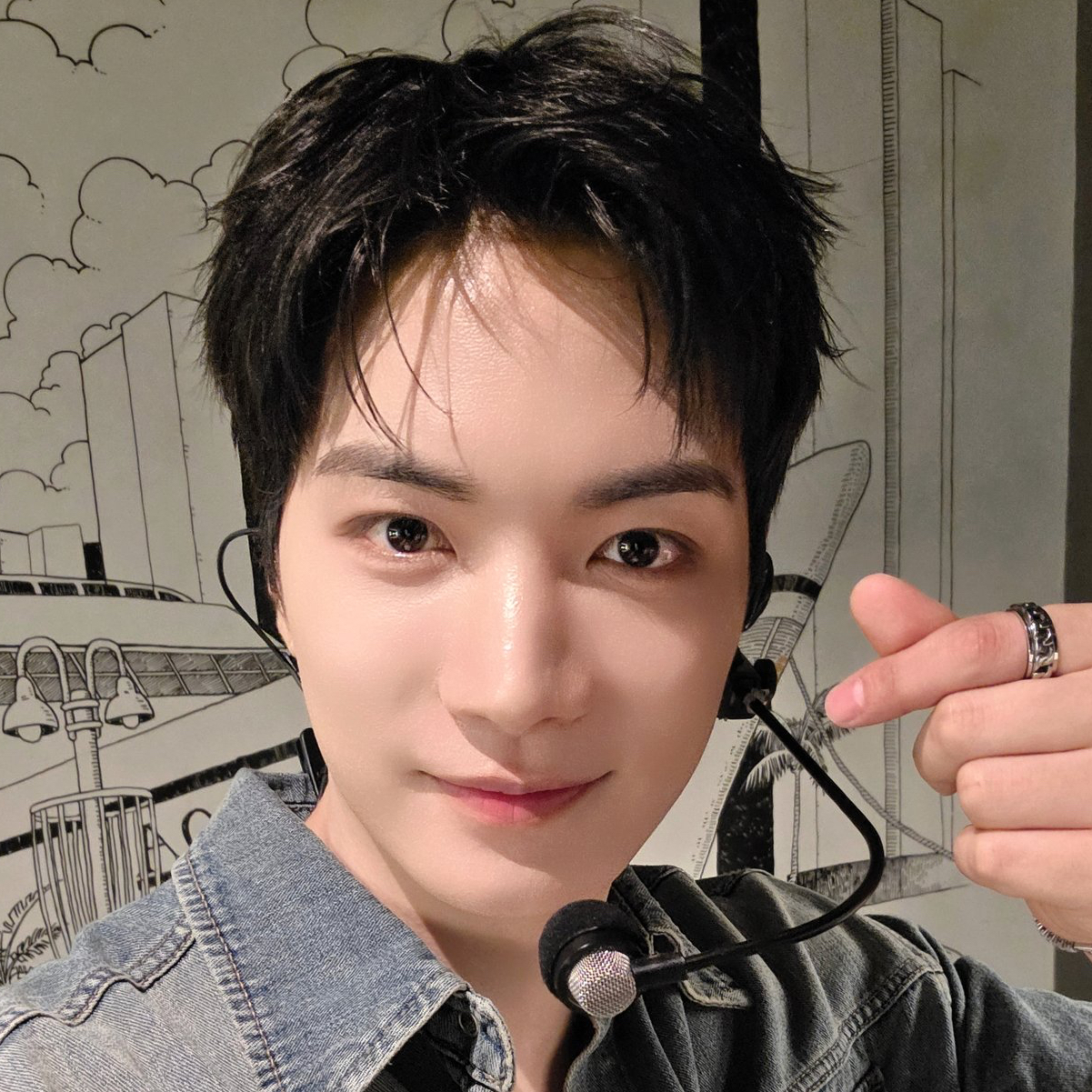 A moment captured by Kim Jonghyeon's fan