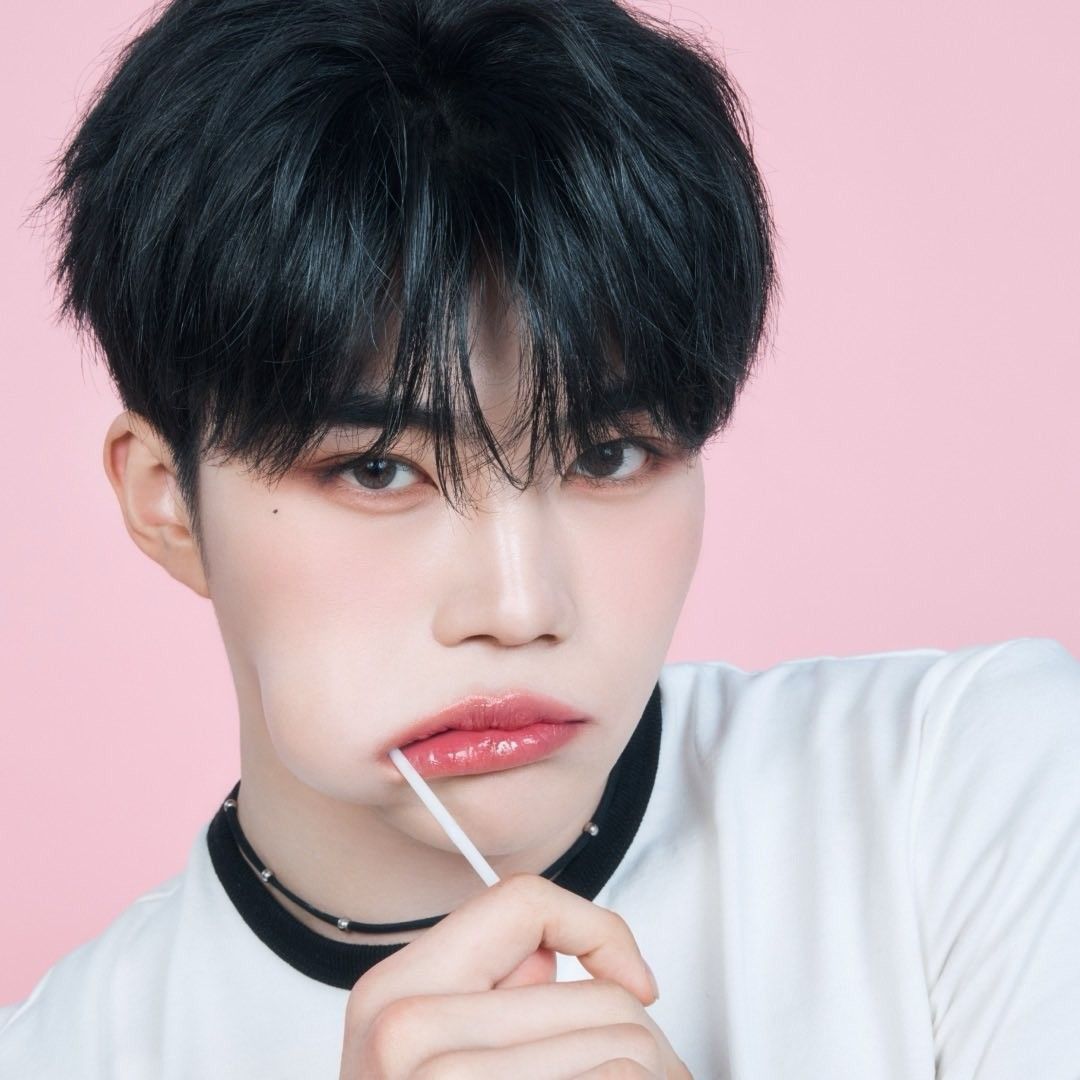 Behind-the-scenes cut of Park Gunwook (ZEROBASEONE)