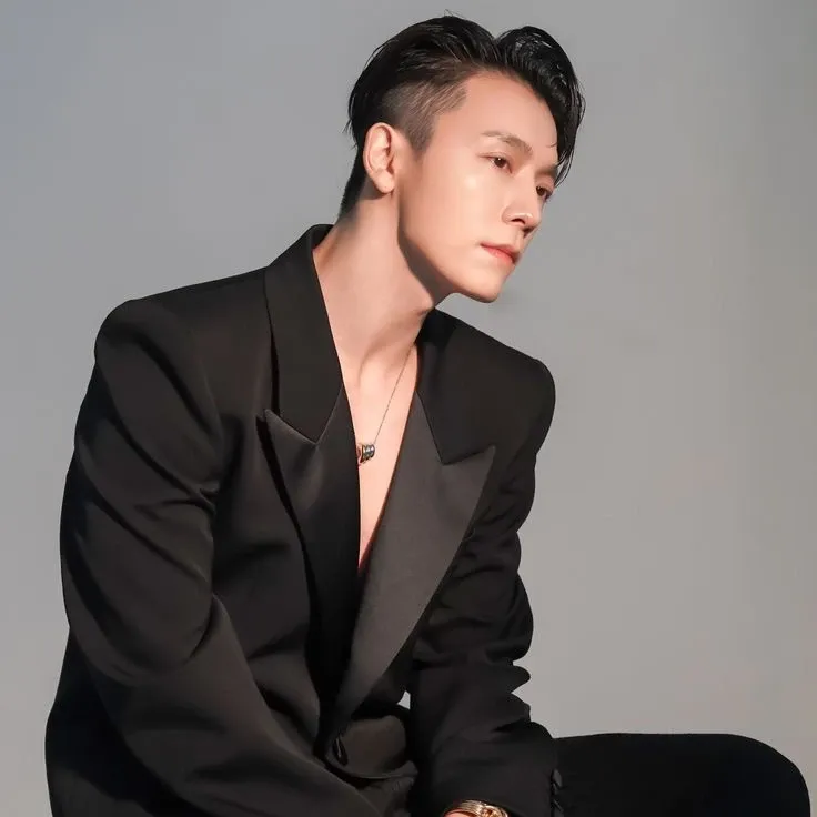 Latest photo of Donghae (Super Junior)