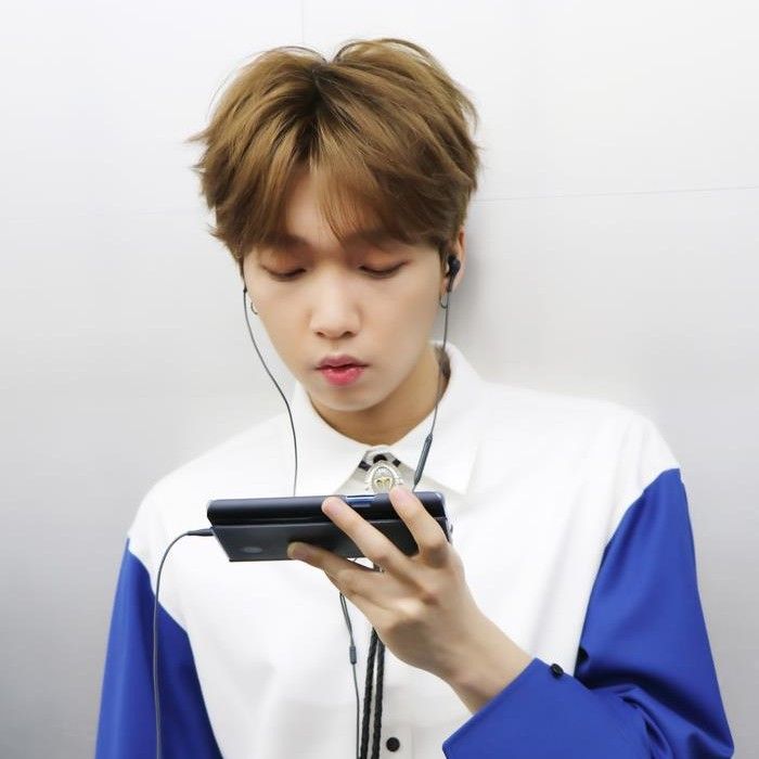 A moment captured by Jeong Sewoon's fan