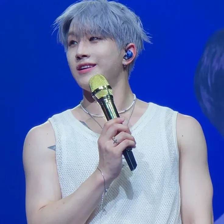 Latest photo of Jinjin (ASTRO)