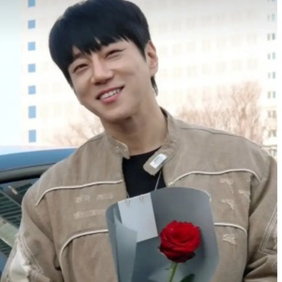 Behind-the-scenes cut of Hwang Chiyeol