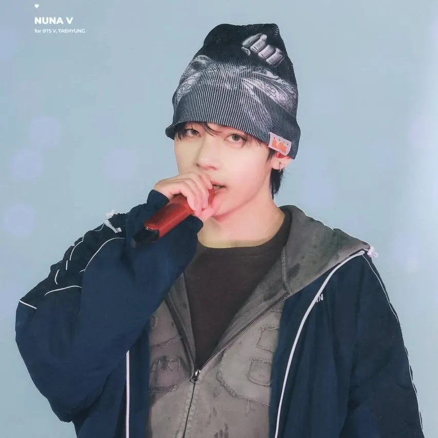 Foto terbaru V (BTS)