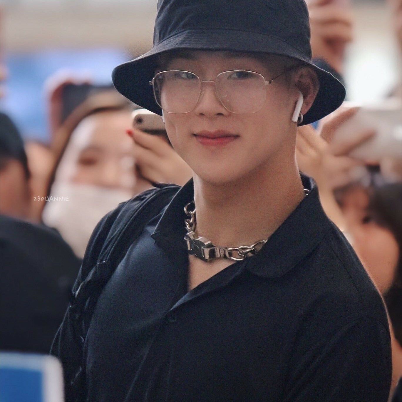 周宪 (MONSTA X)的最新照片