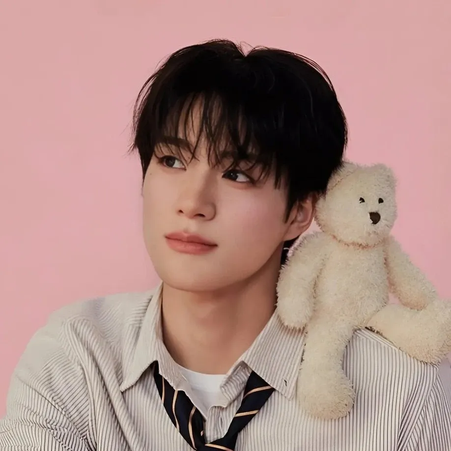 Behind-the-scenes cut of Jeno (NCT DREAM)
