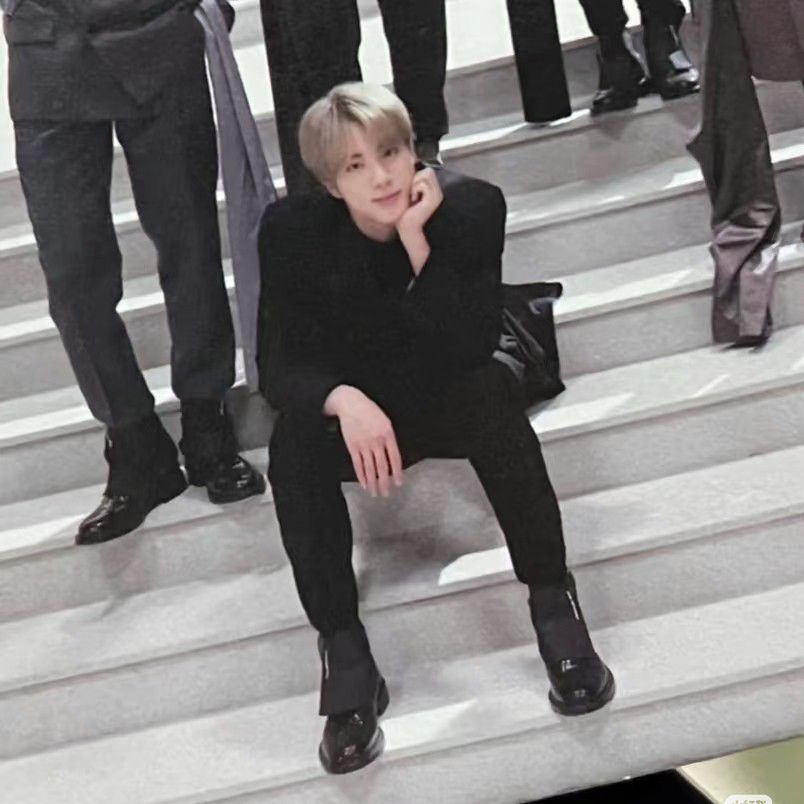 Potret di balik layar Jin (BTS)