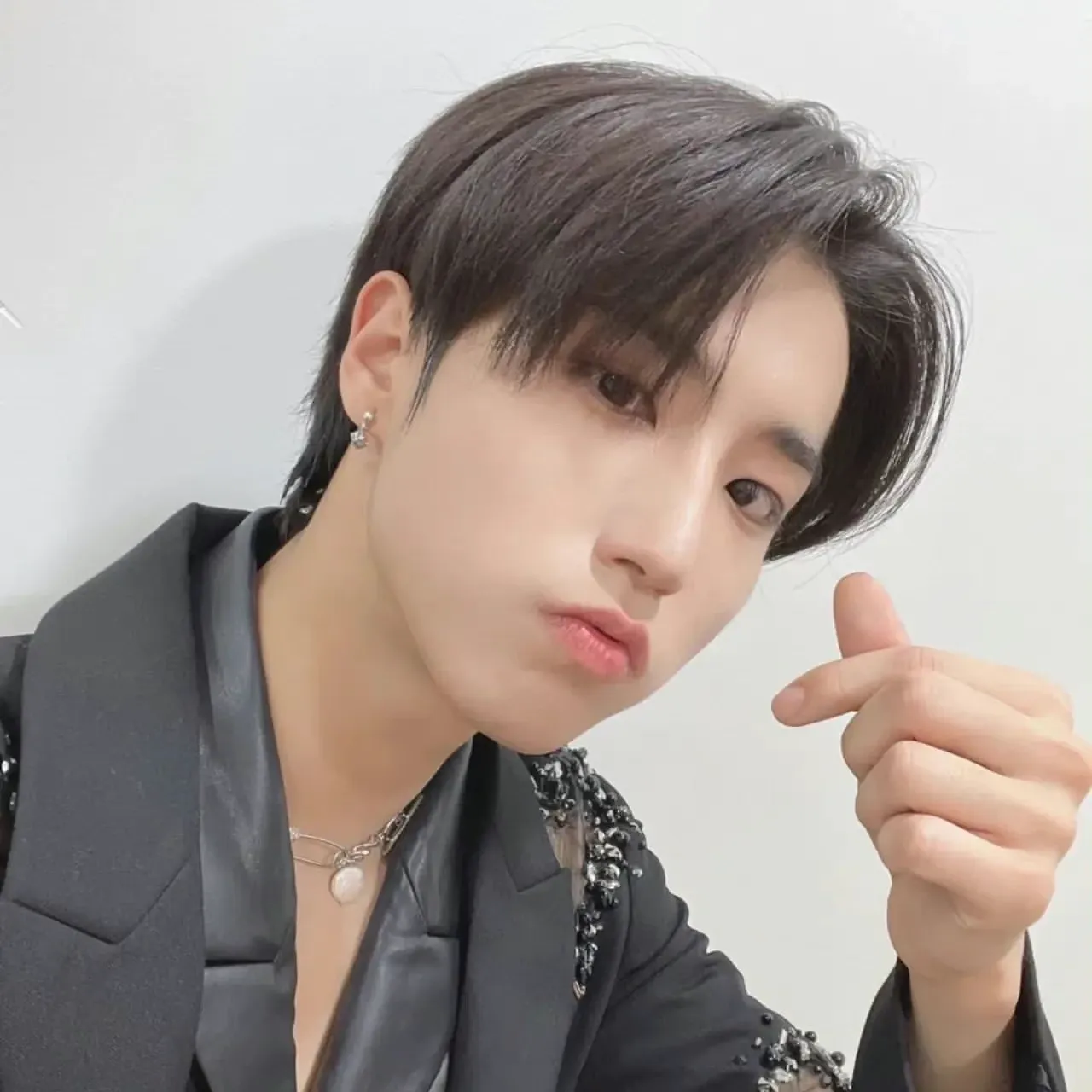 Behind-the-scenes cut of HAN (Stray Kids)