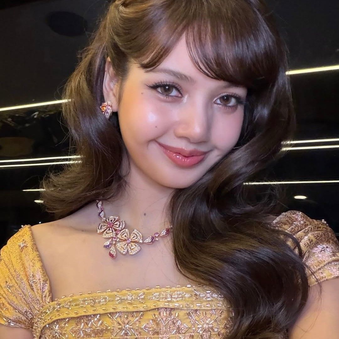 Lisa (BLACKPINK)的最新照片