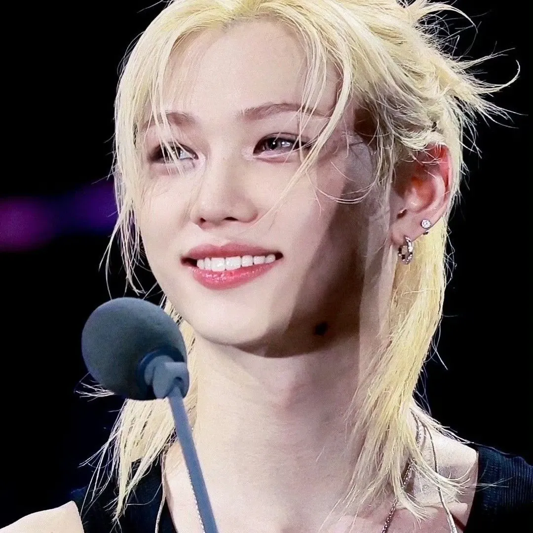 Behind-the-scenes cut of Felix (Stray Kids)