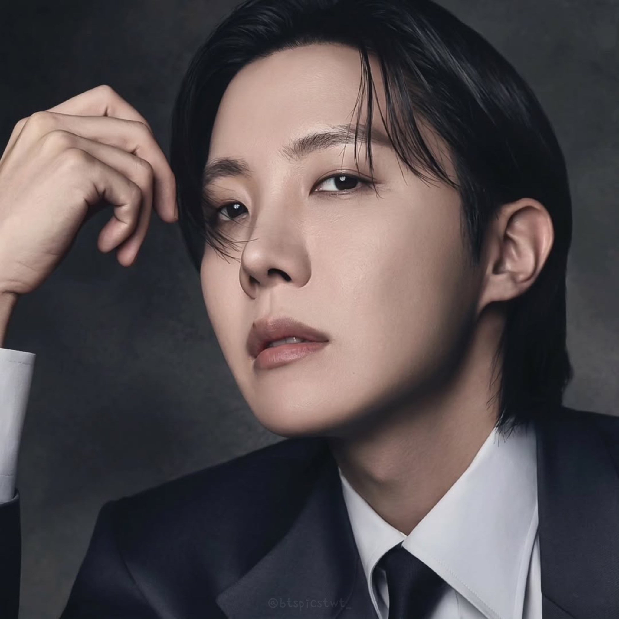 제이홉 (방탄소년단)의 최신 사진