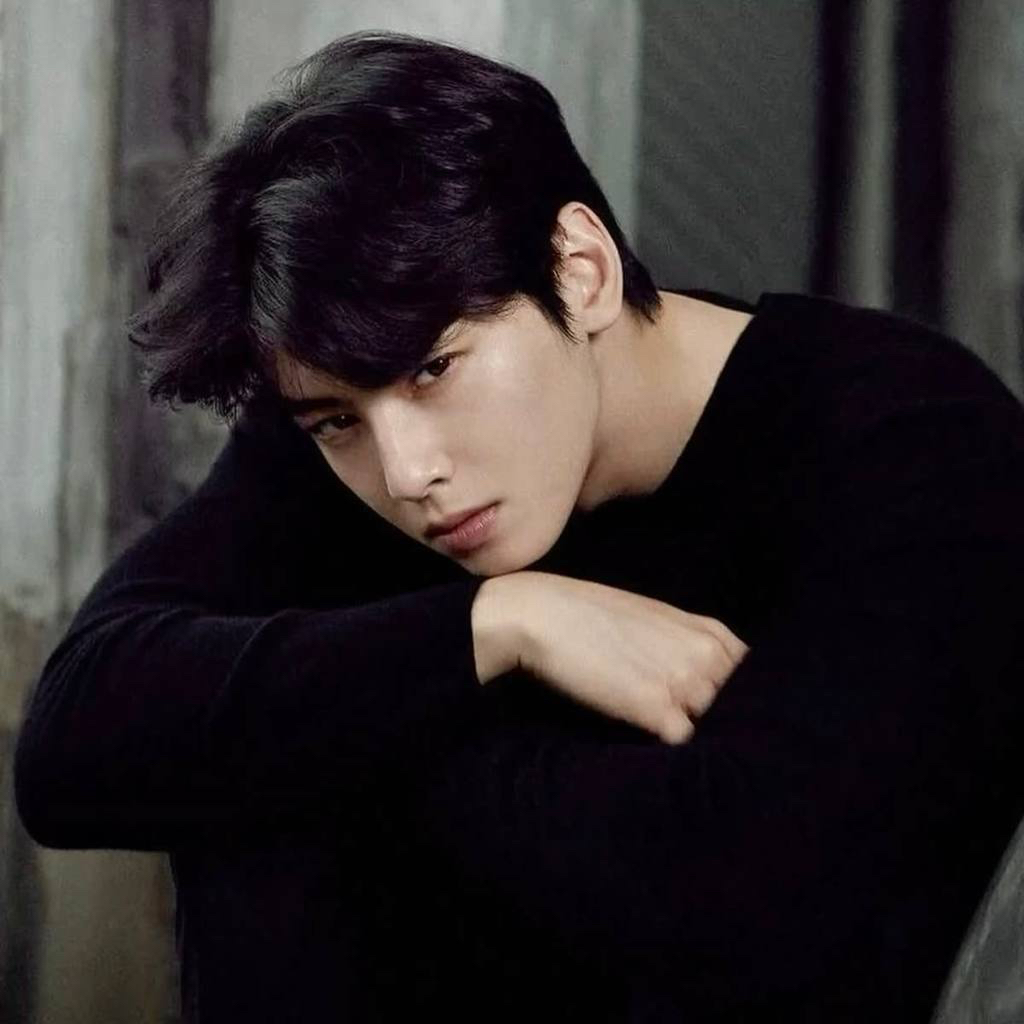 Recent activity shot of Eunwoo (ASTRO)