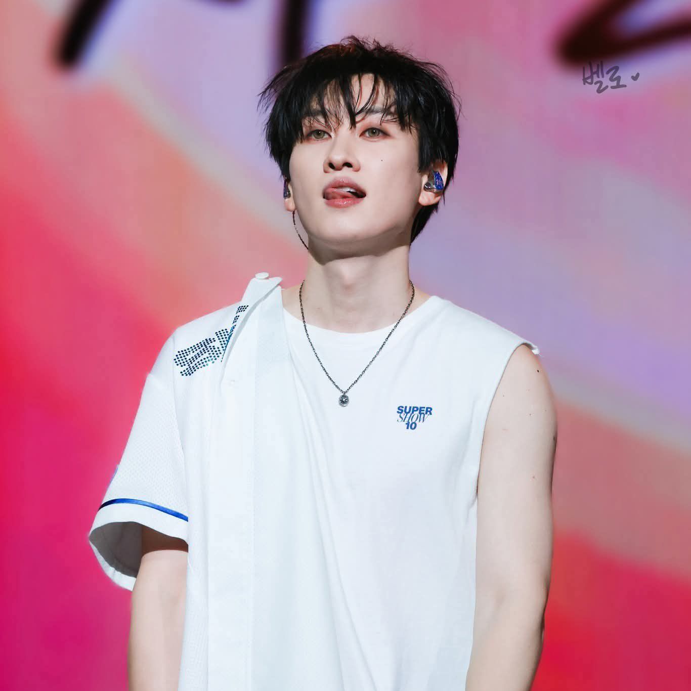 A moment captured by Eunhyuk (Super Junior)'s fan