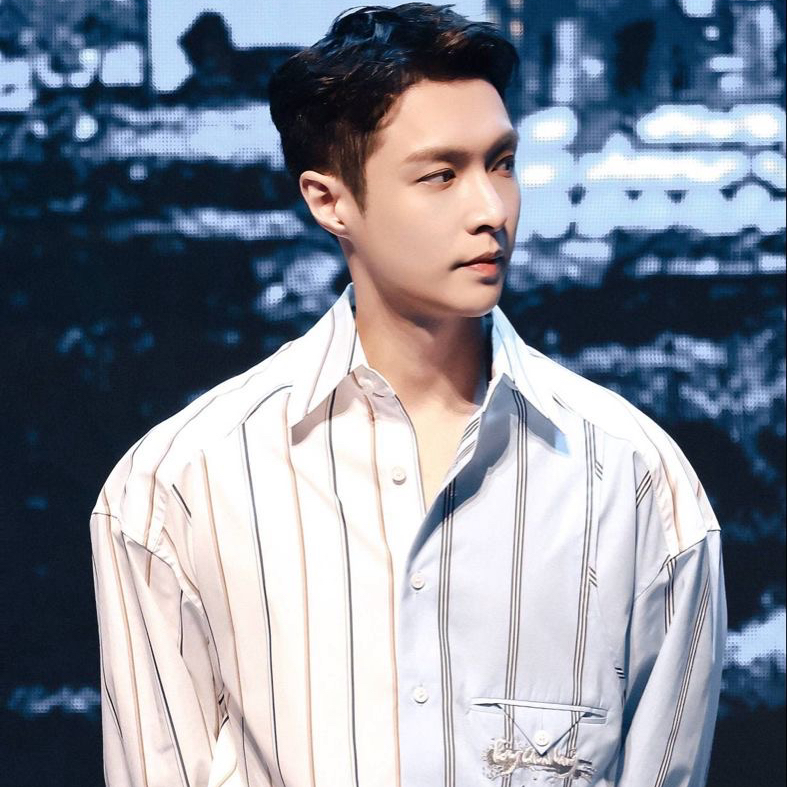 Latest photo of Lay (EXO)