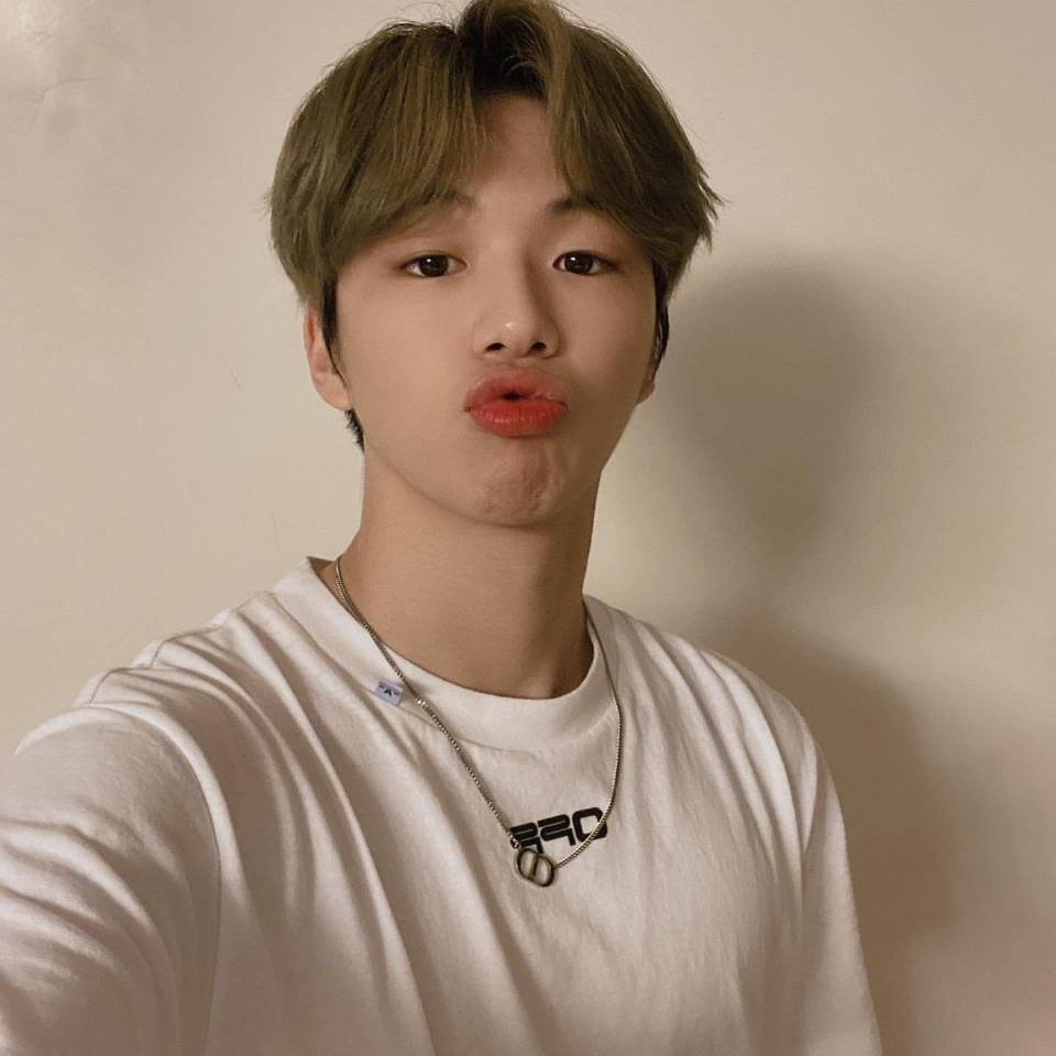 강다니엘의 비하인드 컷