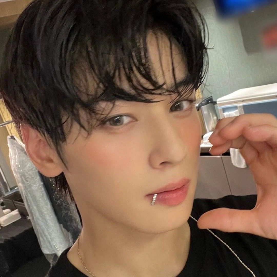 A moment captured by Eunwoo (ASTRO)'s fan