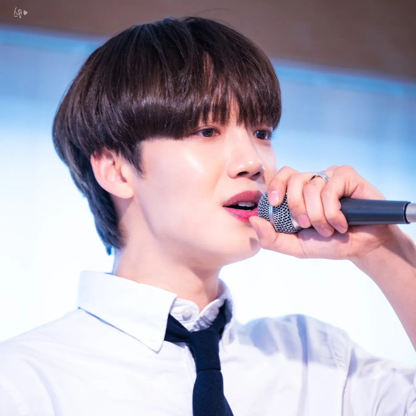 A moment captured by Lim Youngmin's fan