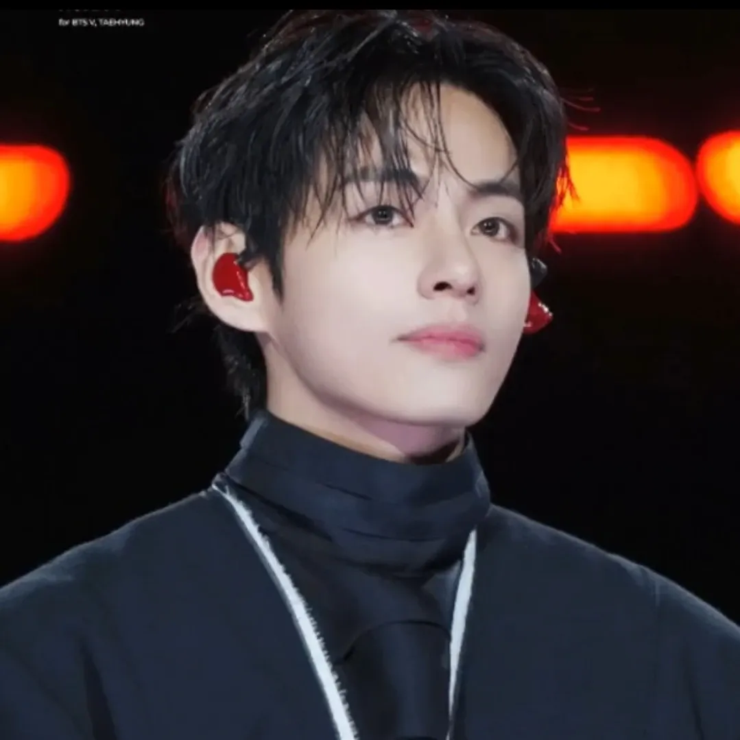 뷔 (방탄소년단) 최근 활동샷