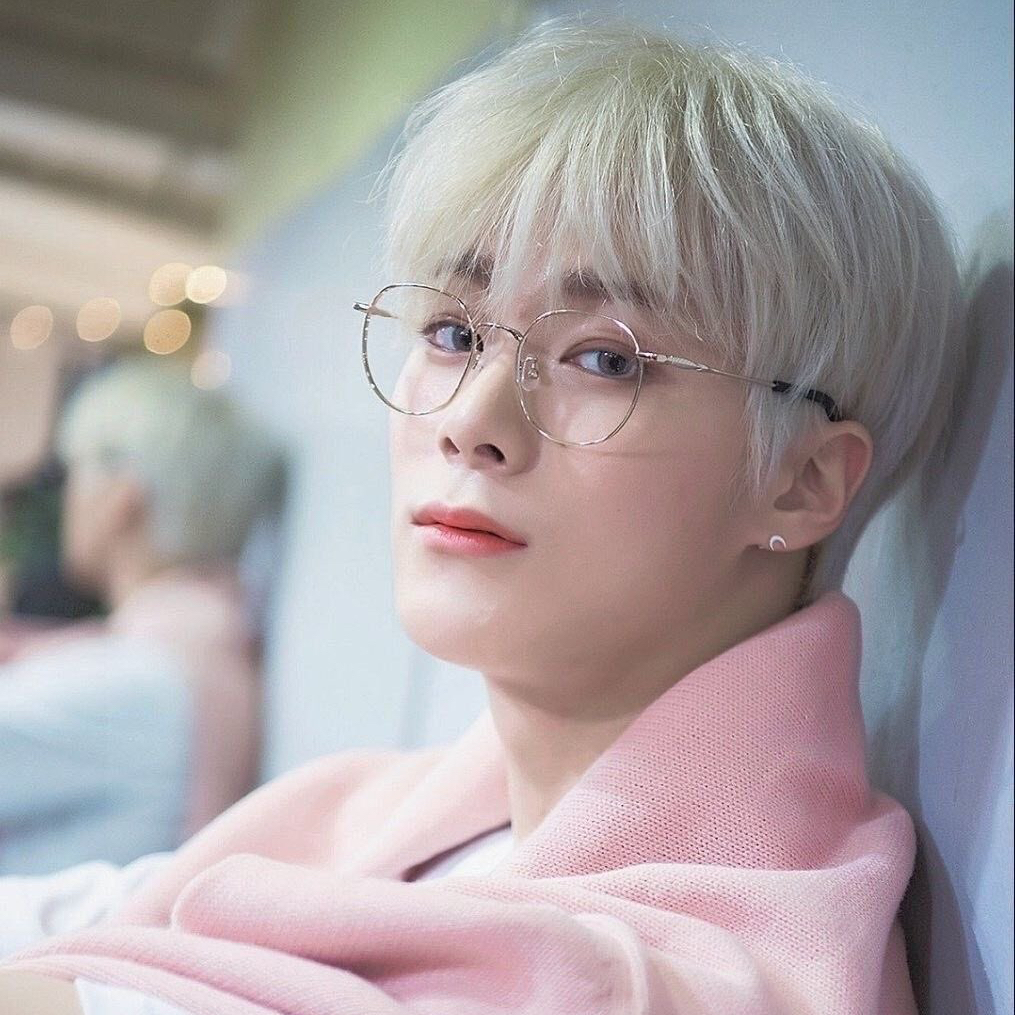아스트로 최근 활동샷