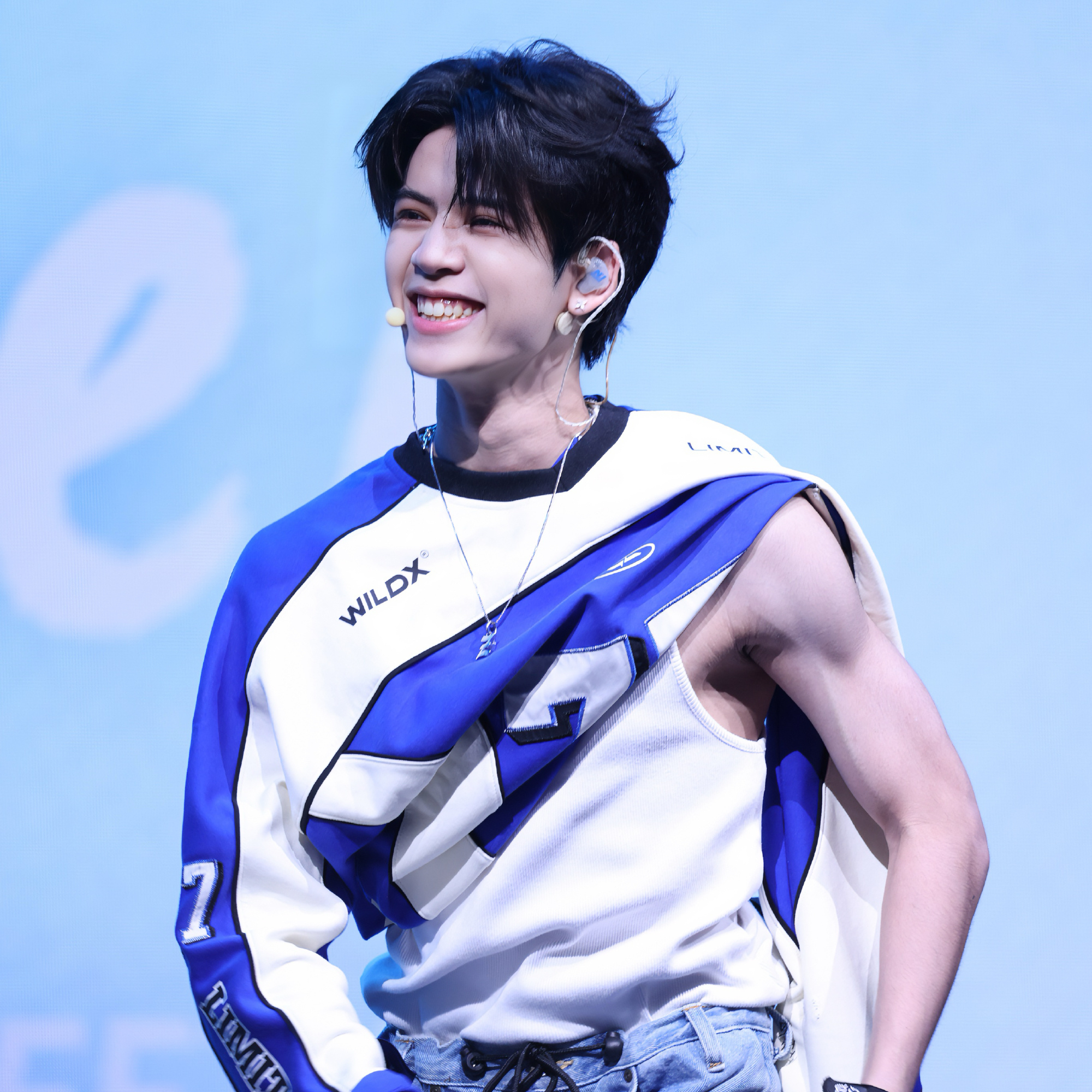 A moment captured by DORN (NexT1DE)'s fan