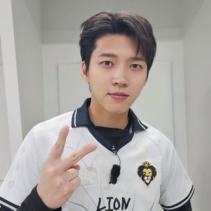 Behind-the-scenes cut of Woohyun (INFINITE)