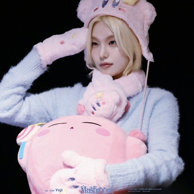 Behind-the-scenes cut of Yeji (ITZY)