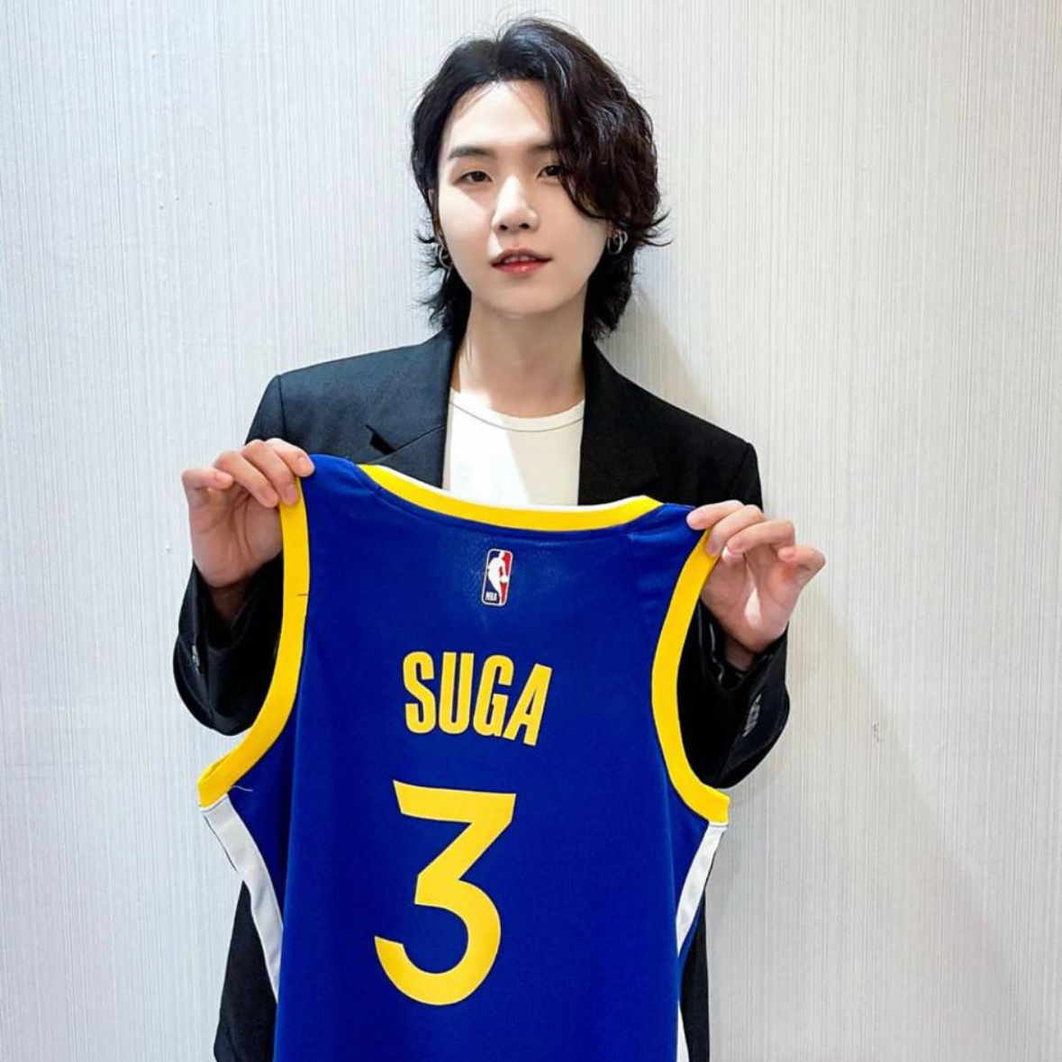 Foto aktivitas terbaru SUGA (BTS)