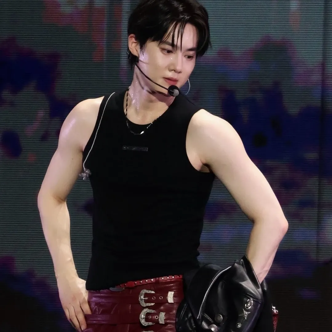 Suho (EXO)的最新活动照片