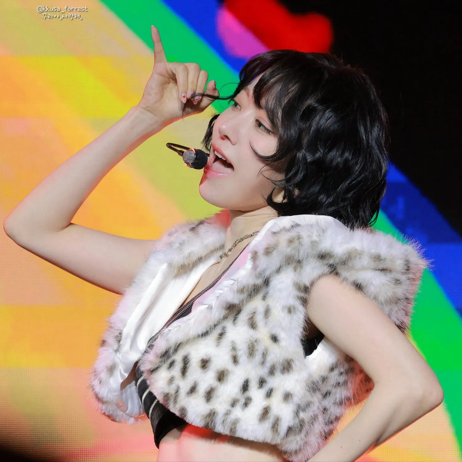 Latest photo of Sakura (LE SSERAFIM)