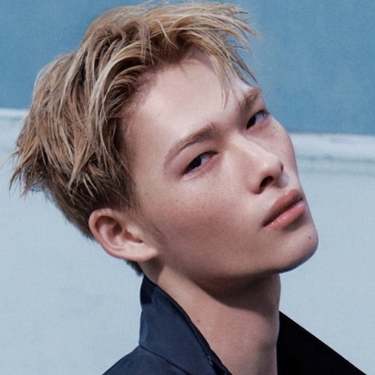 Foto terbaru NI-KI (ENHYPEN)