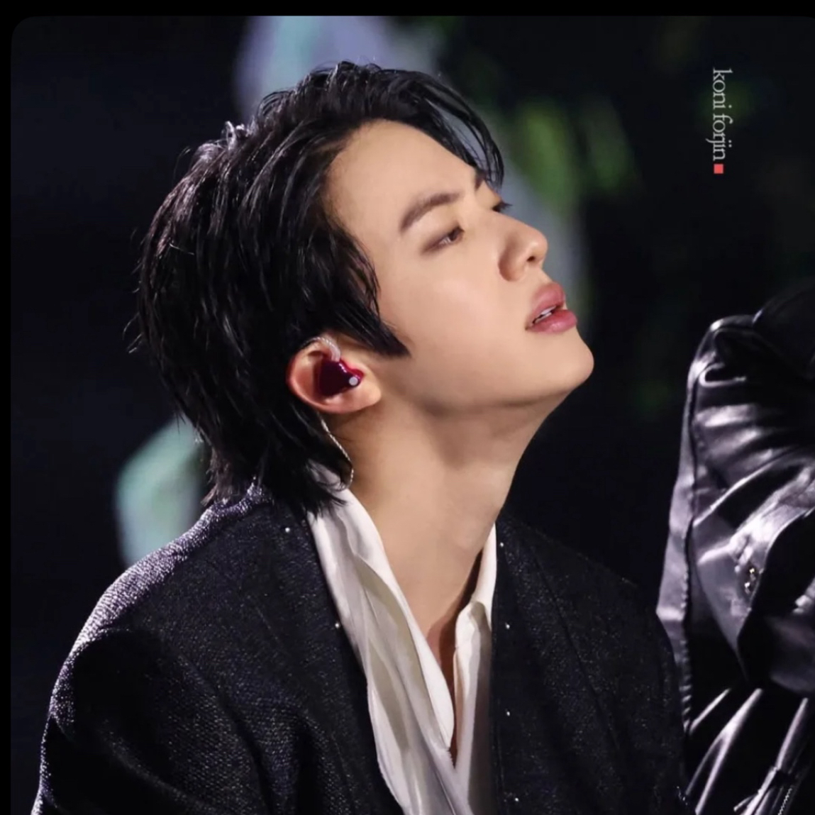 Behind-the-scenes cut of Jin (BTS)