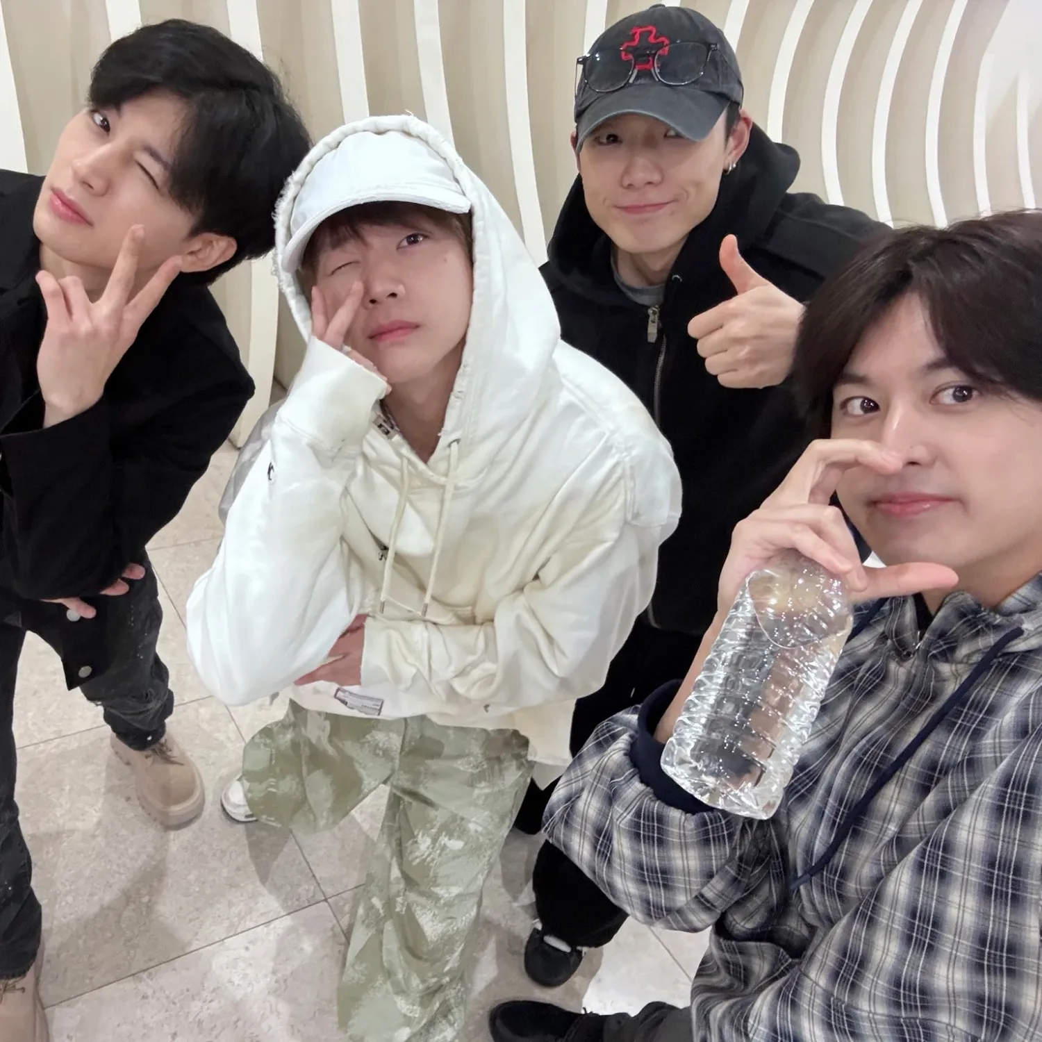 iKON의 비하인드 컷