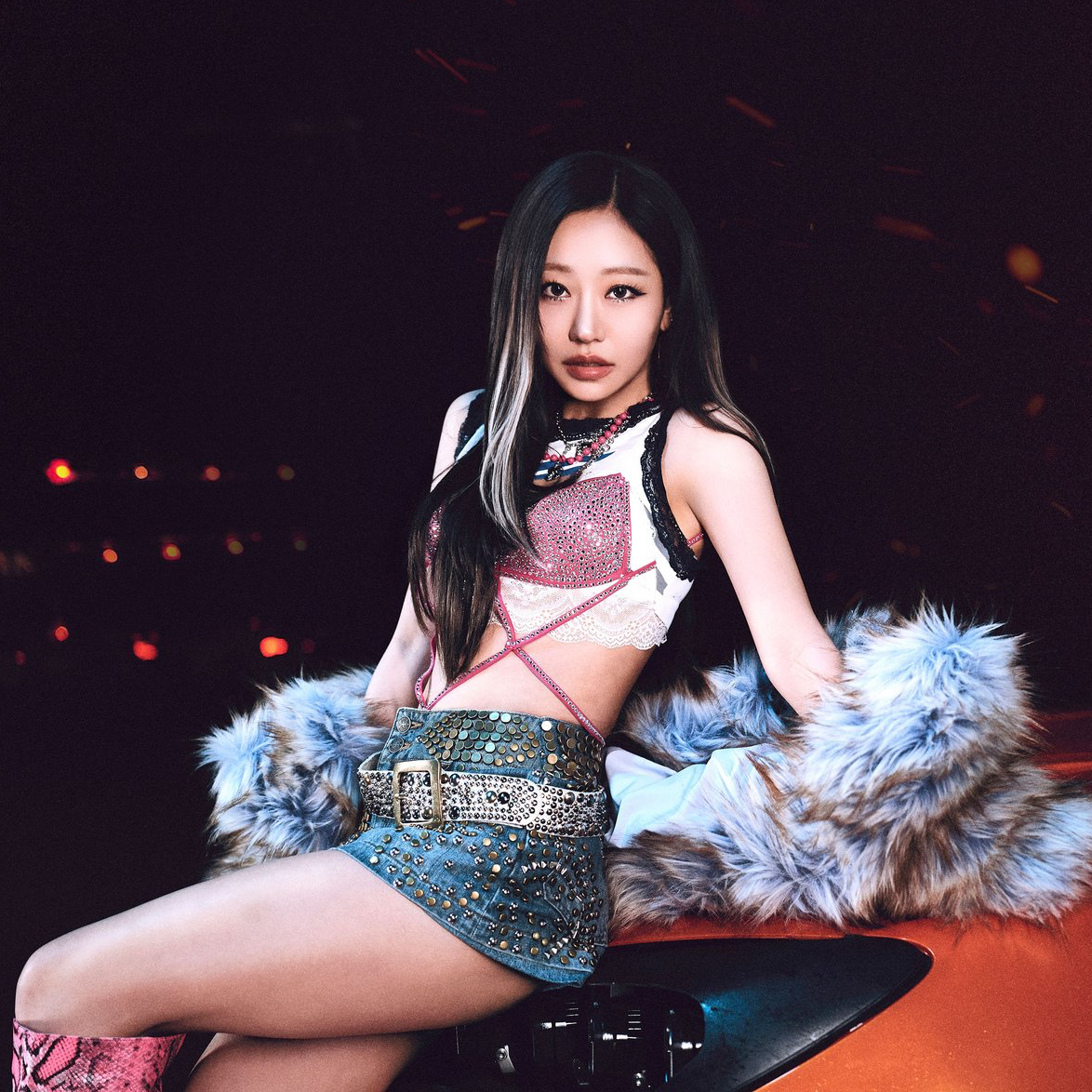 Latest photo of Julie (KISS OF LIFE)