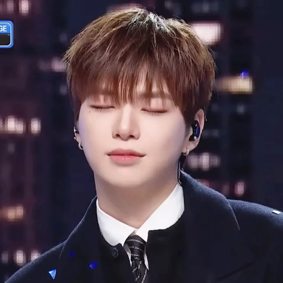 Behind-the-scenes cut of Kang Daniel