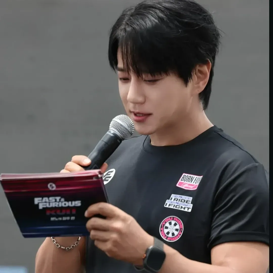 Behind-the-scenes cut of Hwang Chiyeol