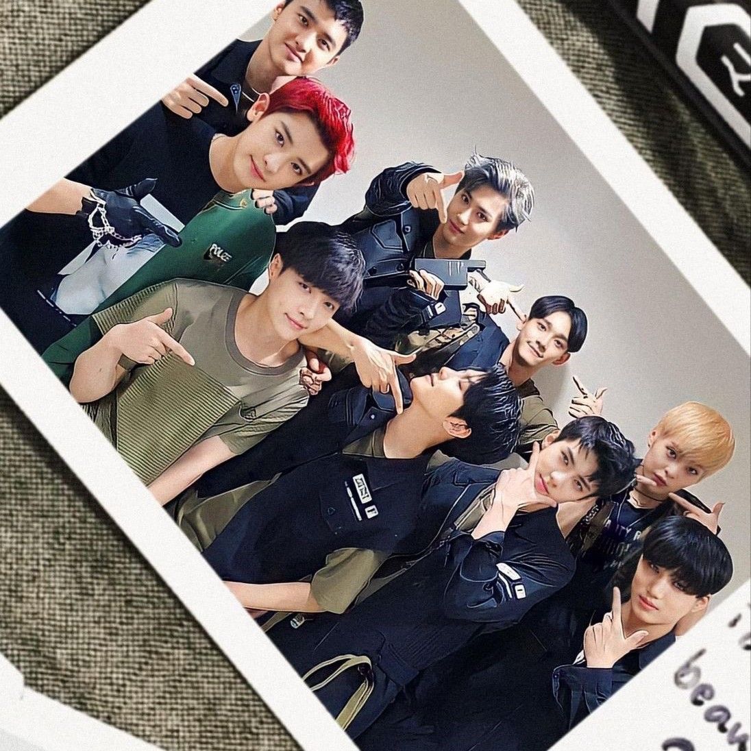 Foto aktivitas terbaru EXO
