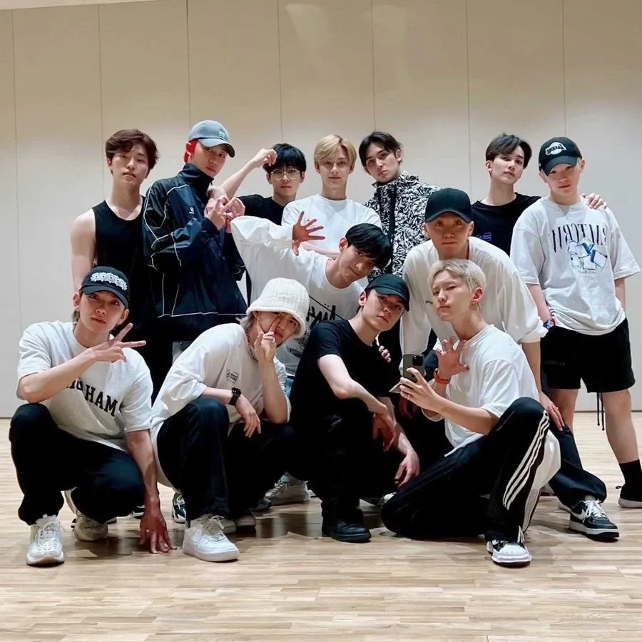Foto aktivitas terbaru SEVENTEEN