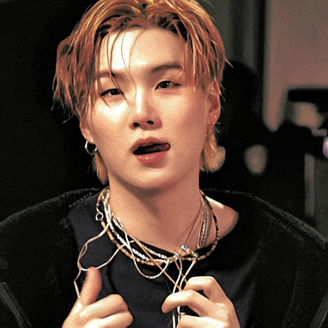 Behind-the-scenes cut of BTS