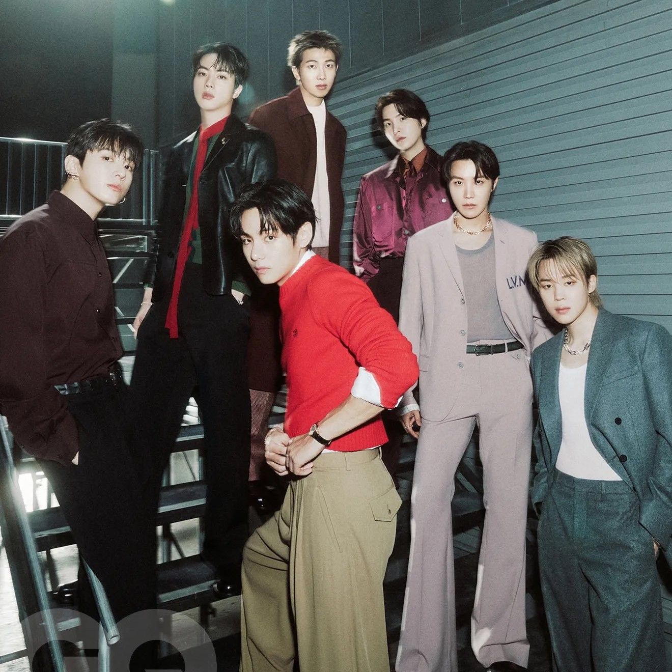 Behind-the-scenes cut of BTS