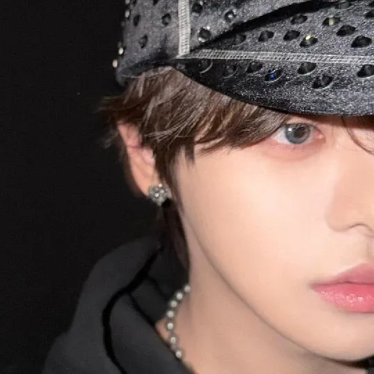 Behind-the-scenes cut of Lee Leo (ALPHA DRIVE ONE)