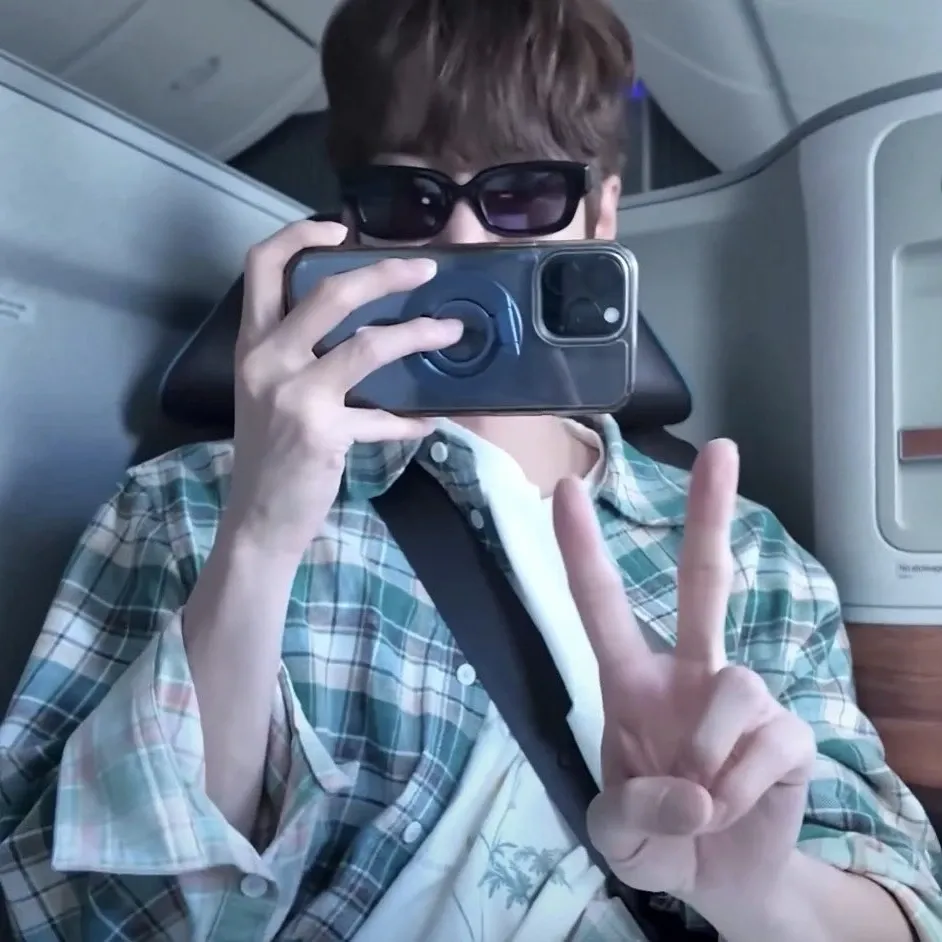 ドヨン (NCT 127)の舞台裏ショット