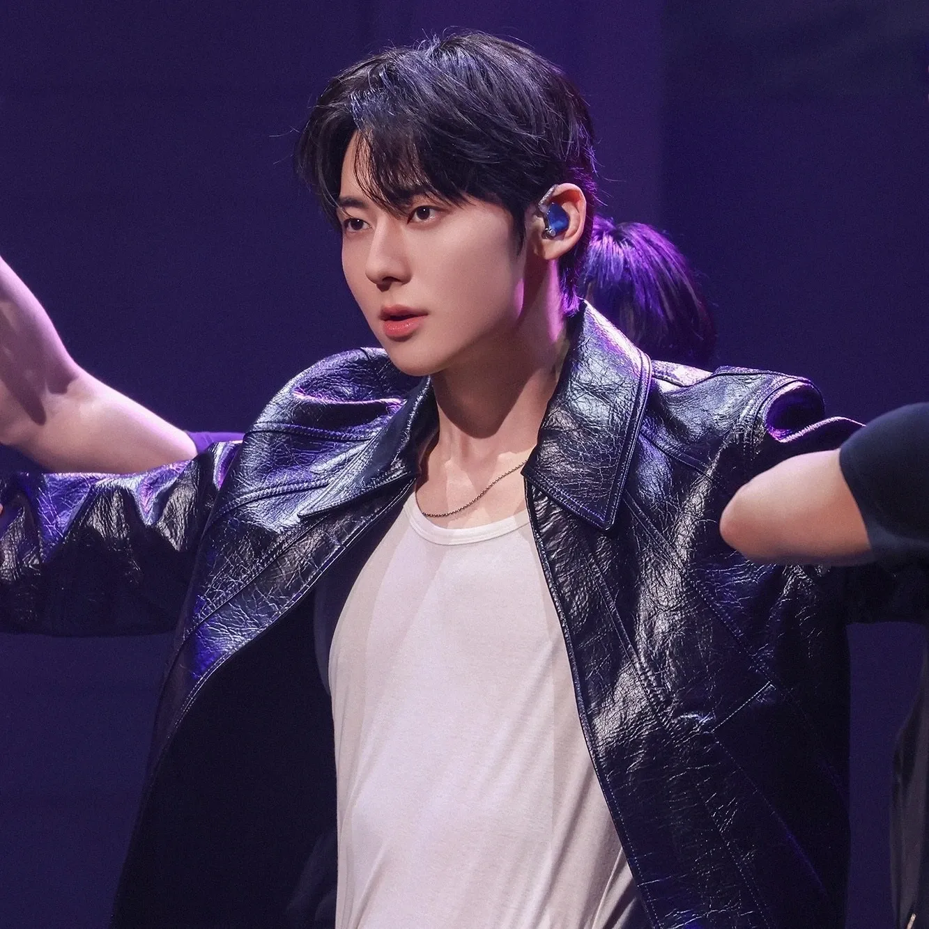 A moment captured by Hwang Minhyun's fan