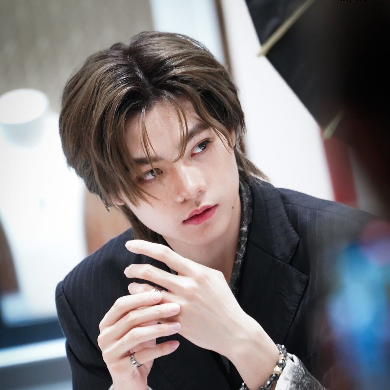 Behind-the-scenes cut of Xiong (NexT1DE)