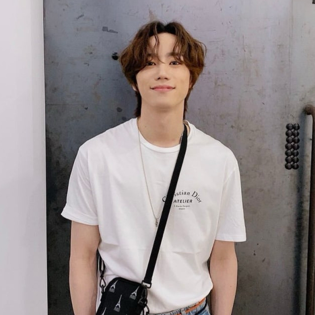 Behind-the-scenes cut of Lee Junyoung