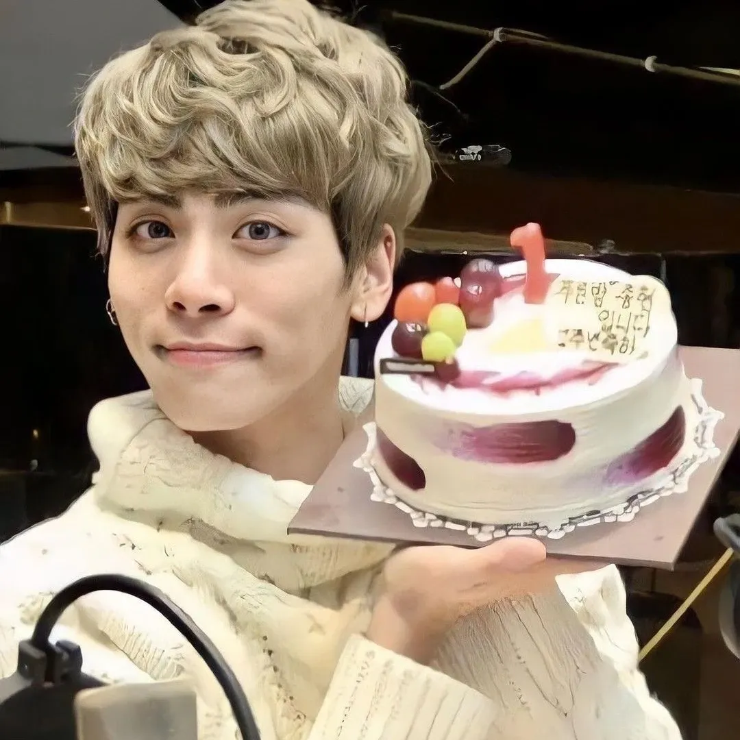 Recent activity shot of Jonghyun (SHINee)