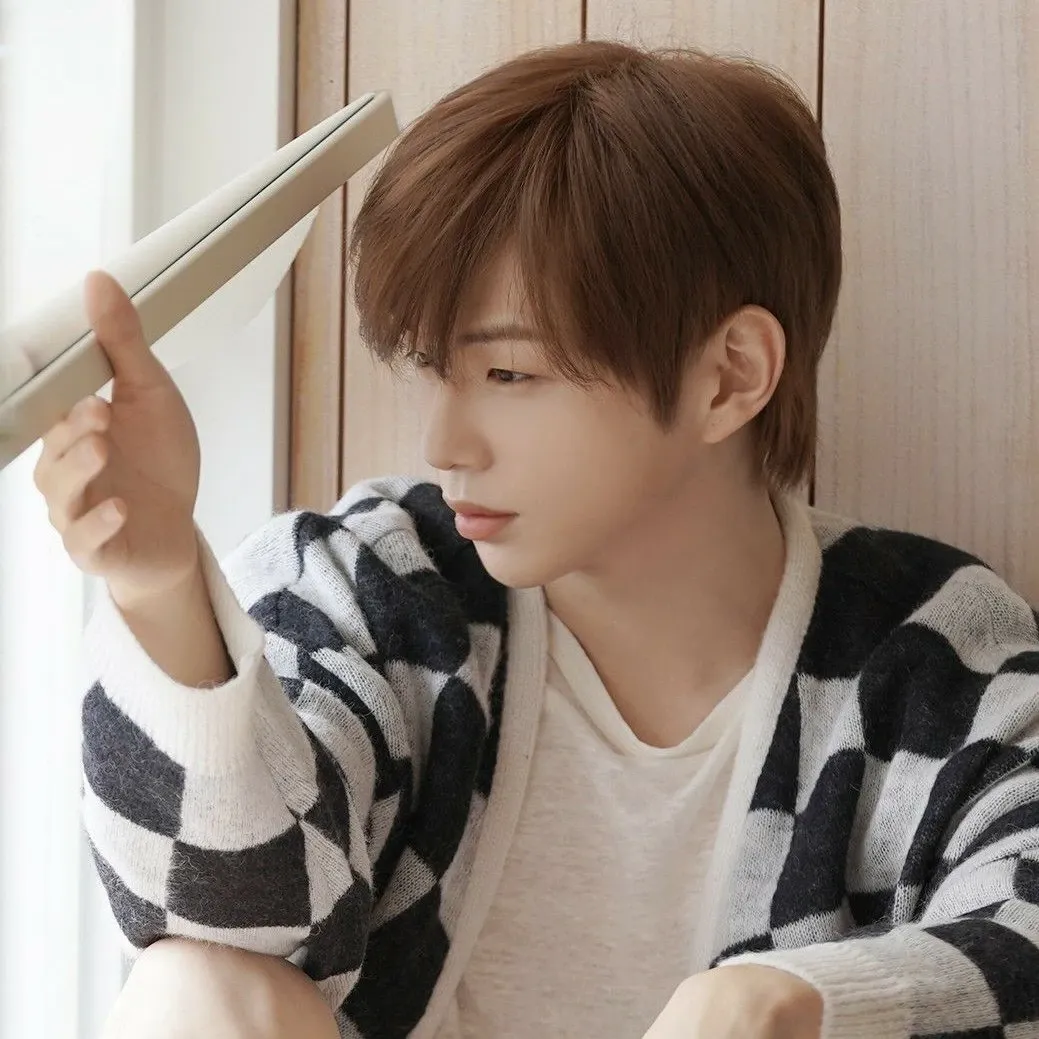 Behind-the-scenes cut of Kang Daniel