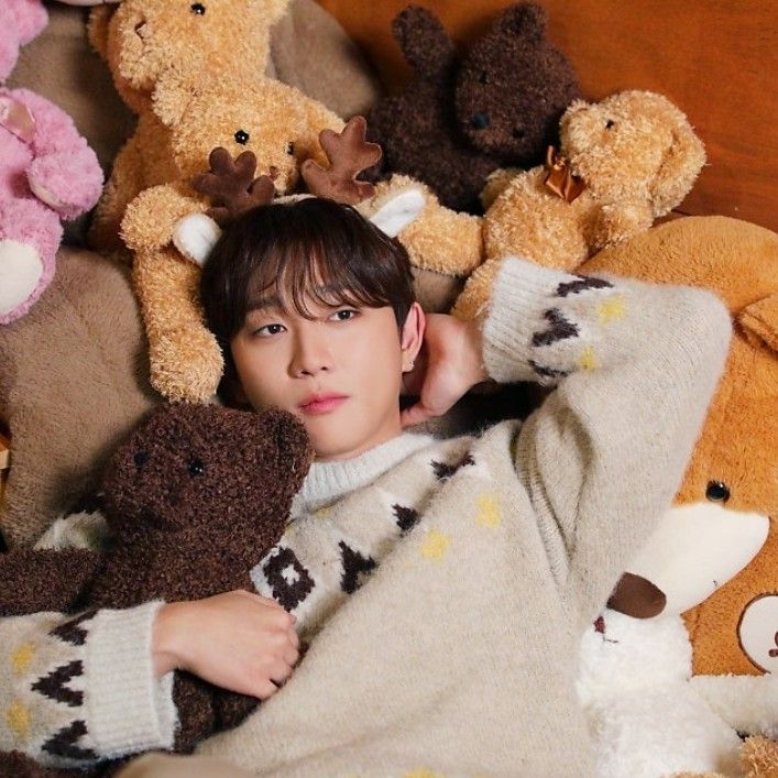 Behind-the-scenes cut of Hong Joochan (GoldenChild)
