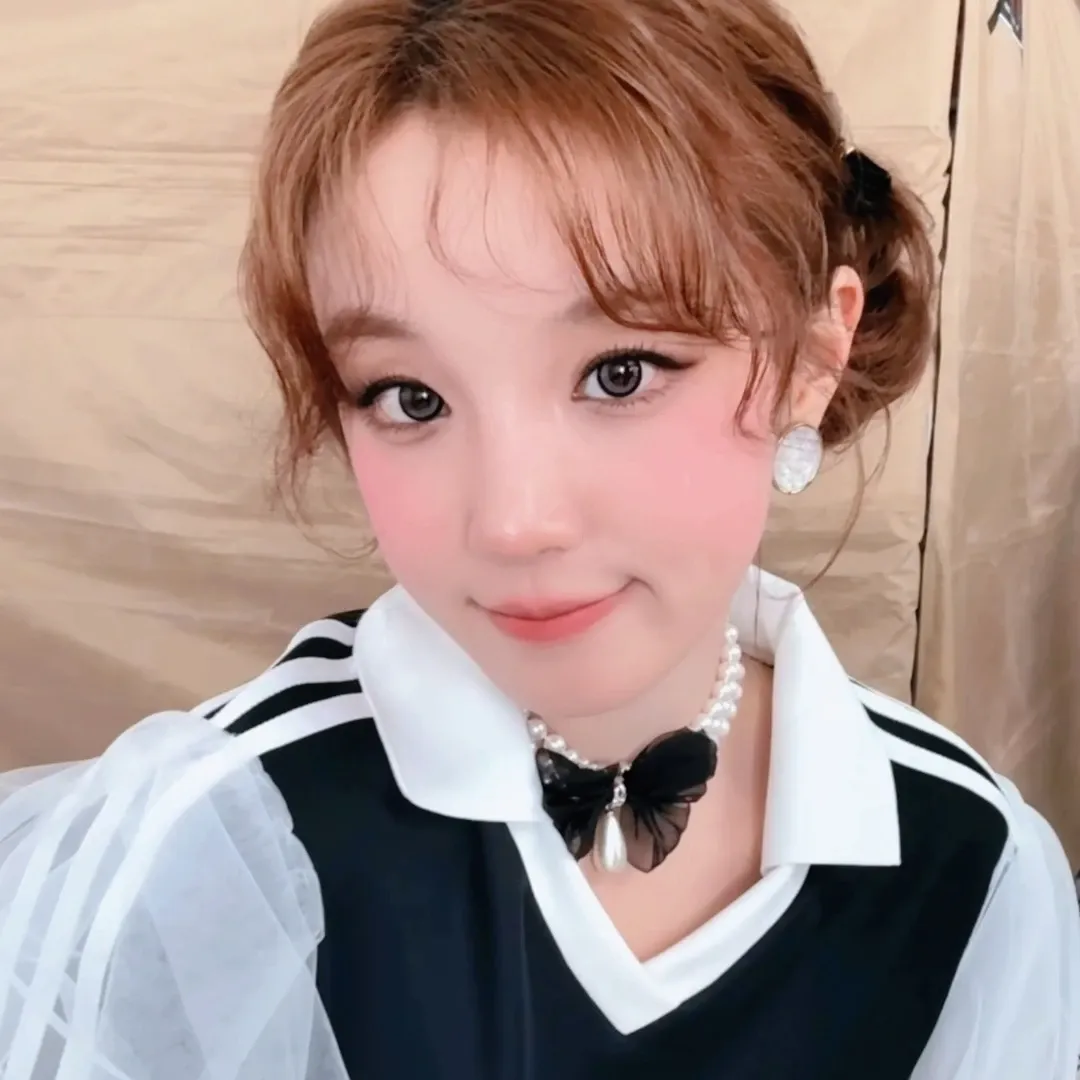 A moment captured by Yuqi (i-dle)'s fan