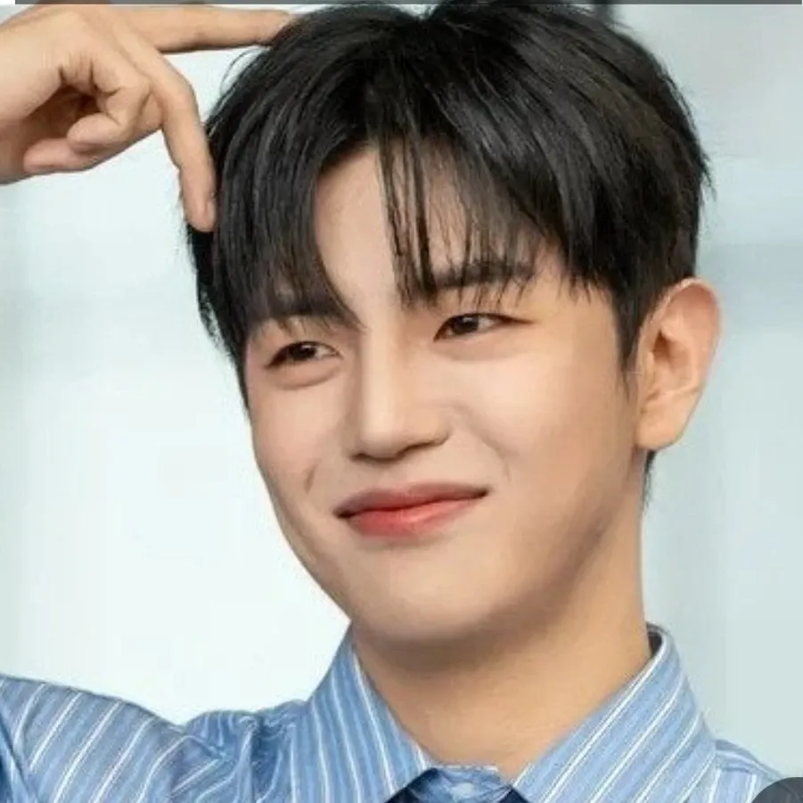 Latest photo of Donghun (A.C.E)