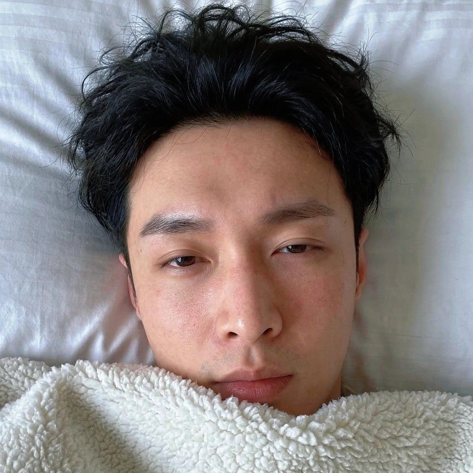 Recent activity shot of Lay (EXO)