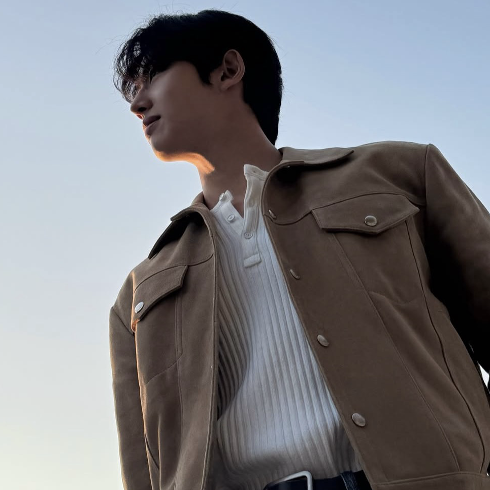 Latest photo of Hongseok (PENTAGON)